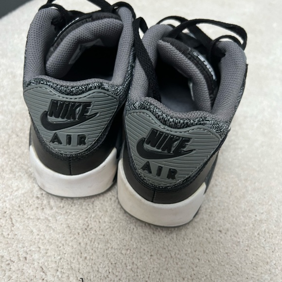 Nike Air Force - Picture 2 of 3